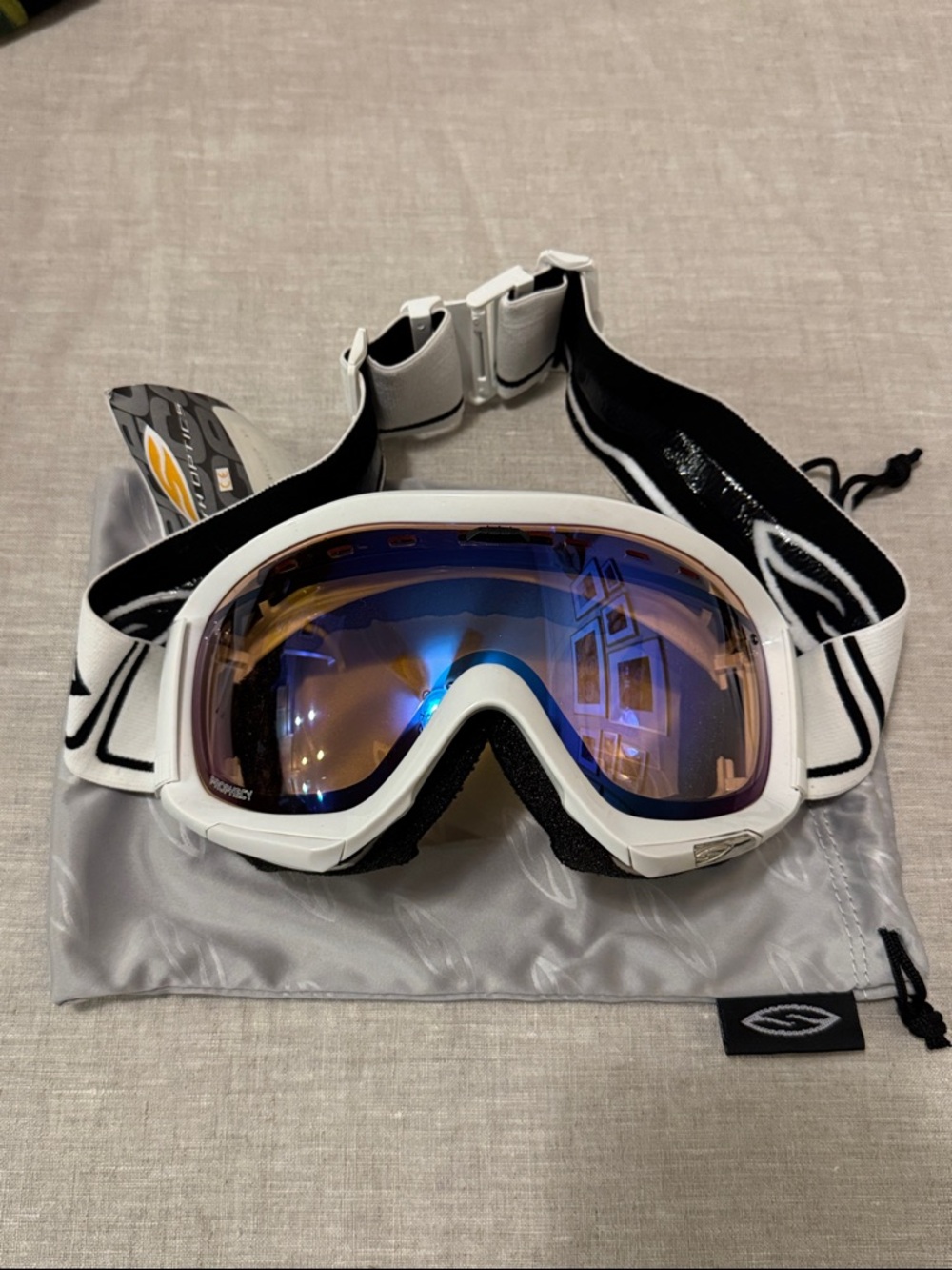 Smith Optics White Ski and Snowboard Goggles with Mirrored Lens